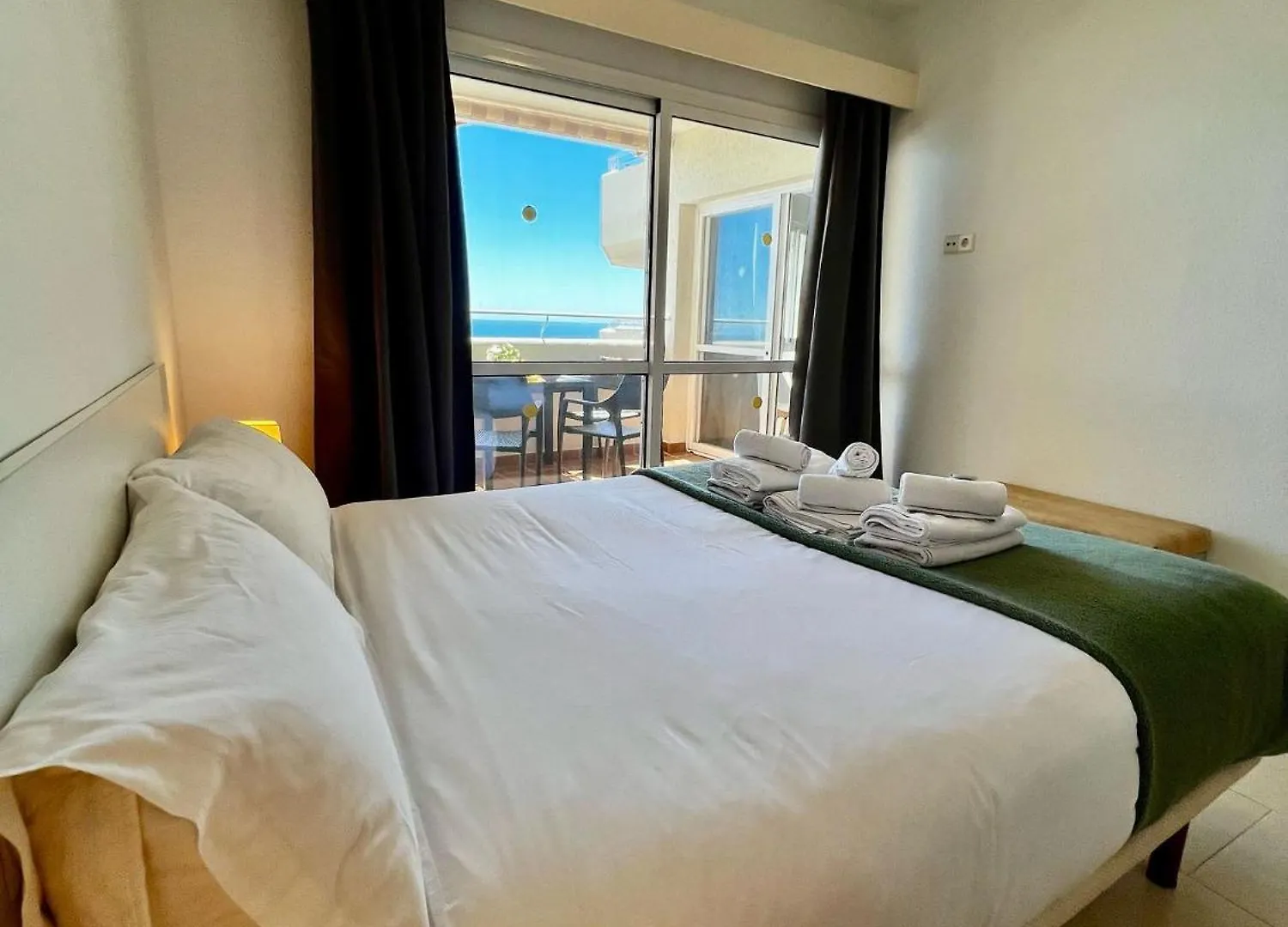 Frontal Sea View Apartment Benalbeach 贝纳尔马德纳 西班牙